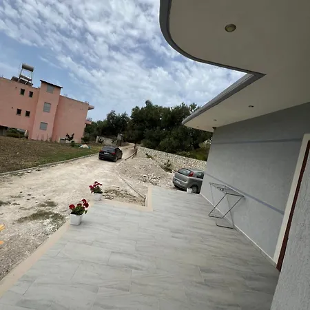 Emi Bolene 度假居 Vlorë